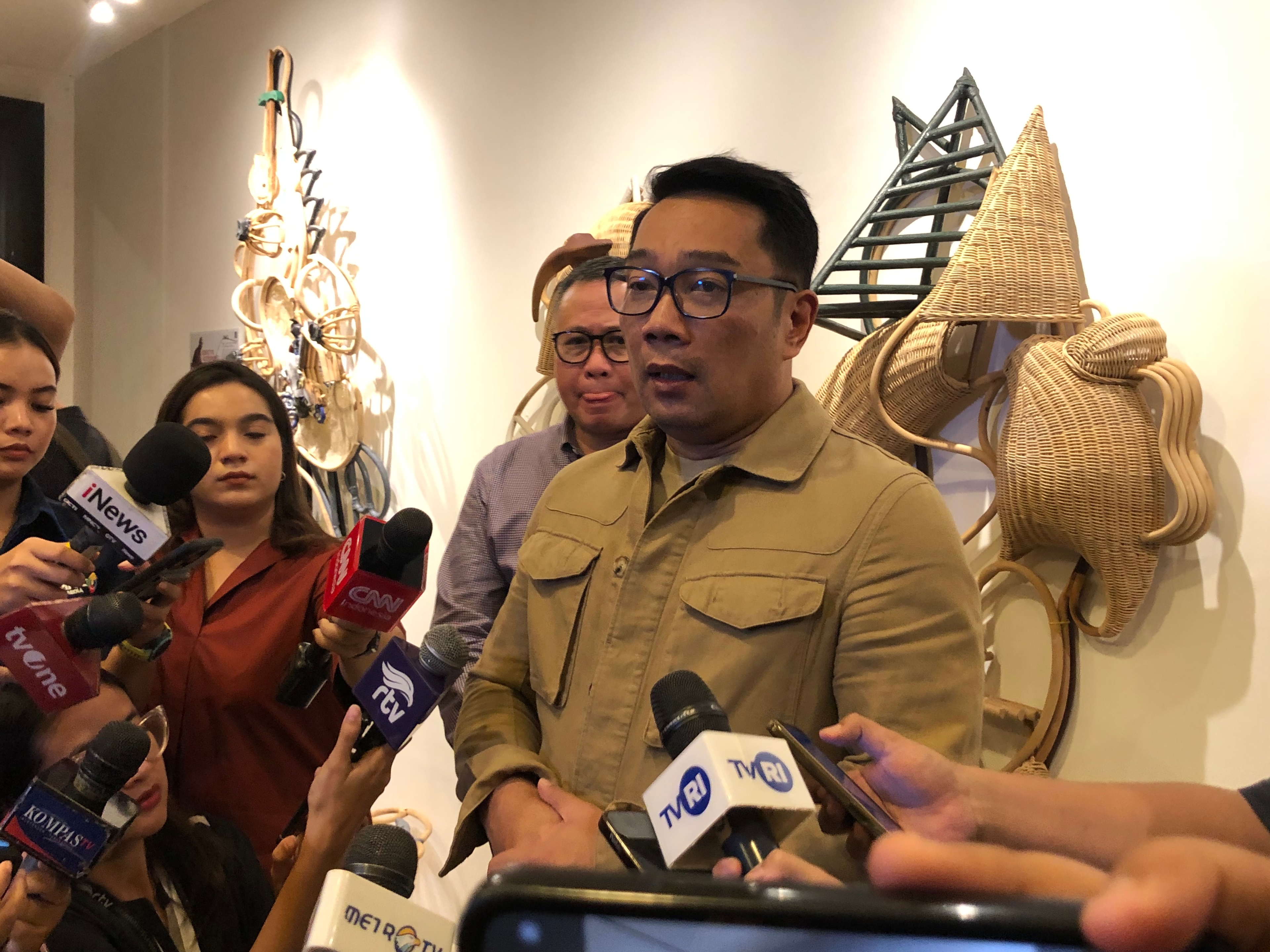 Ridwan Kamil Rela Jual Lukisan demi Nambah Baliho di Jakarta