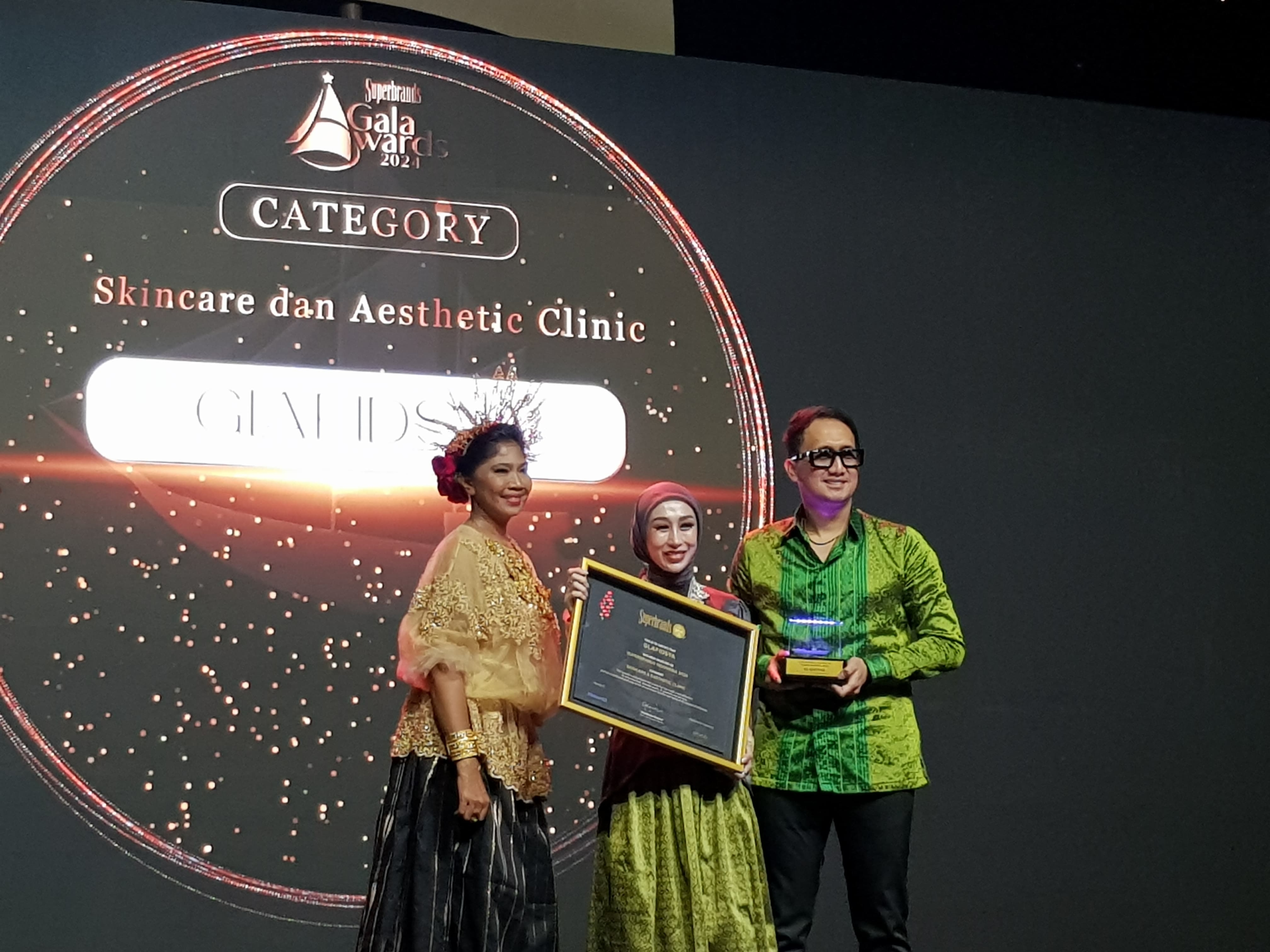Skincarenya Raih Penghargaan Lagi, dr. Reza Gladys Apresiasi Makna Kerjasama