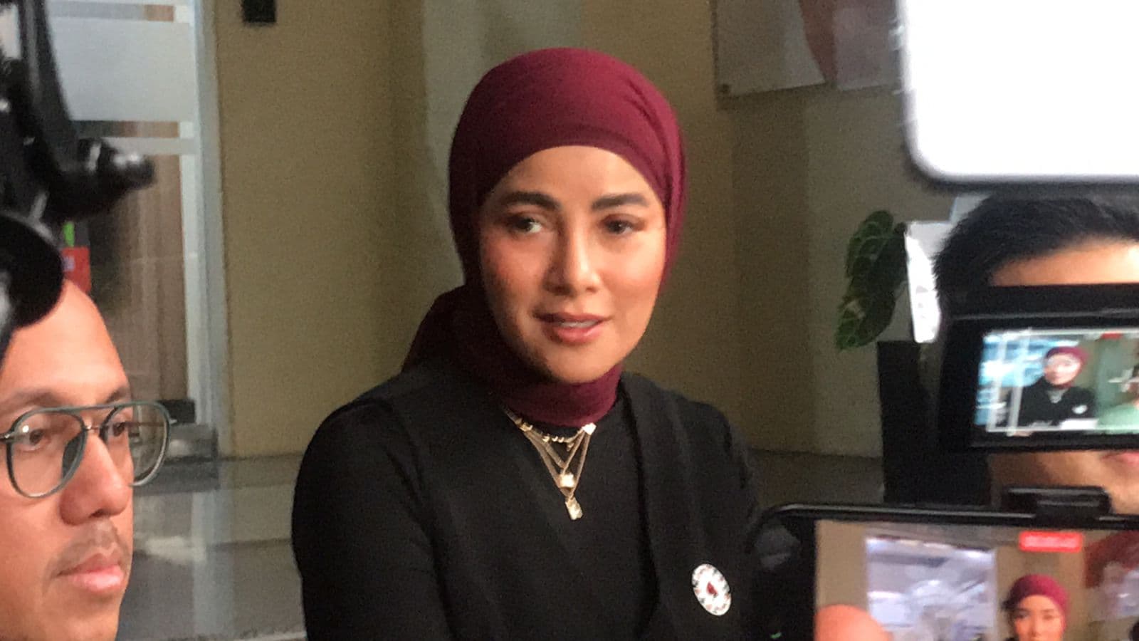 Olla Ramlan Laporkan Dugaan Pencemaran Nama Baik yang Serang Keluarganya