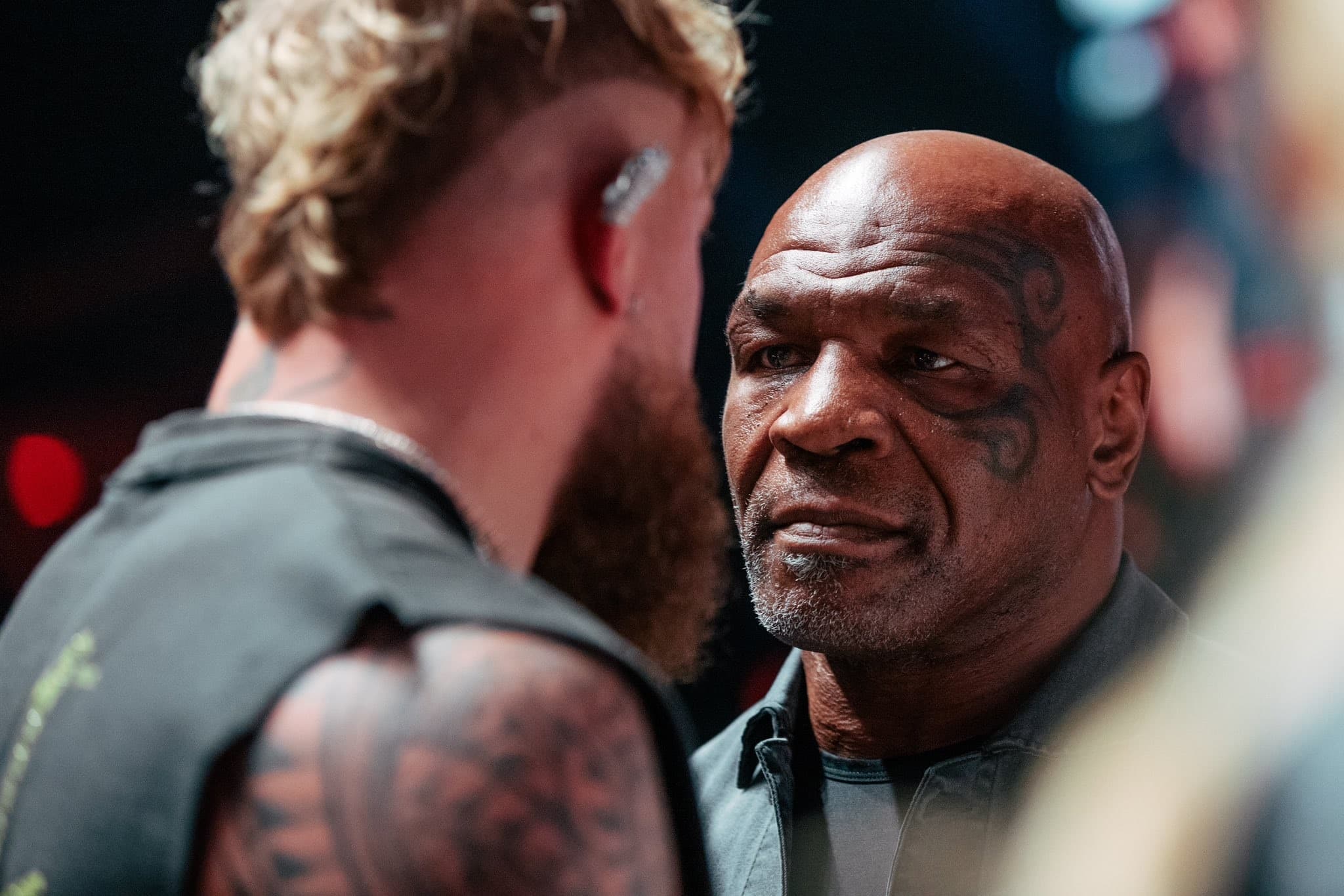 Mike Tyson vs Jake Paul: Sempat Kesal, Si Leher Beton Irit Bicara di Konferensi Pers Terakhir