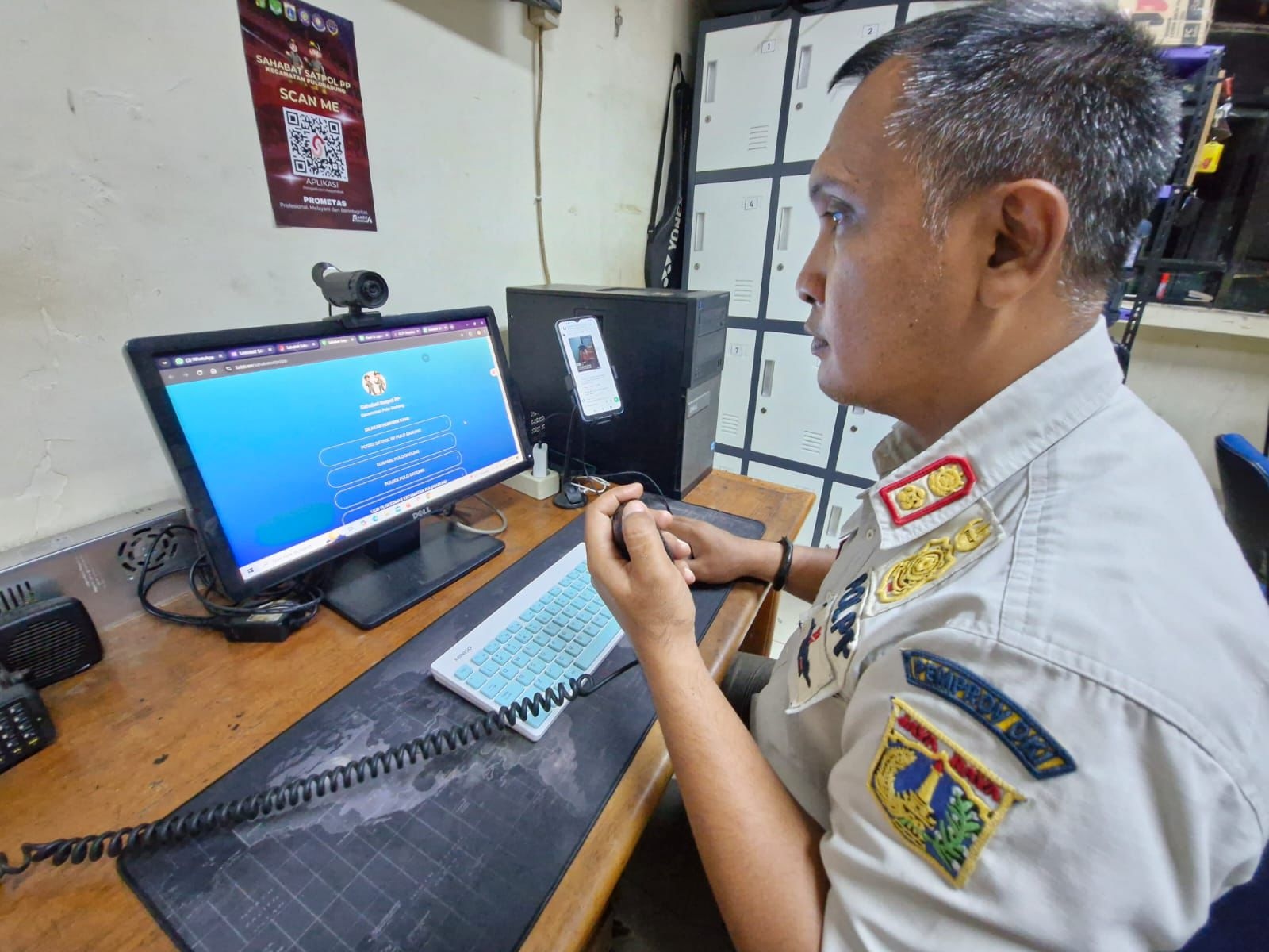 Warga Pulogadung Kini Bisa Laporkan Aduan Melalui Aplikasi 'Sahabat Satpol PP'