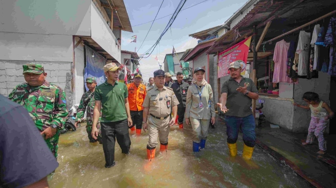 Pj Gubernur DKI Jakarta Teguh Setyabudi Tinjau Banjir Rob di Muara Angke