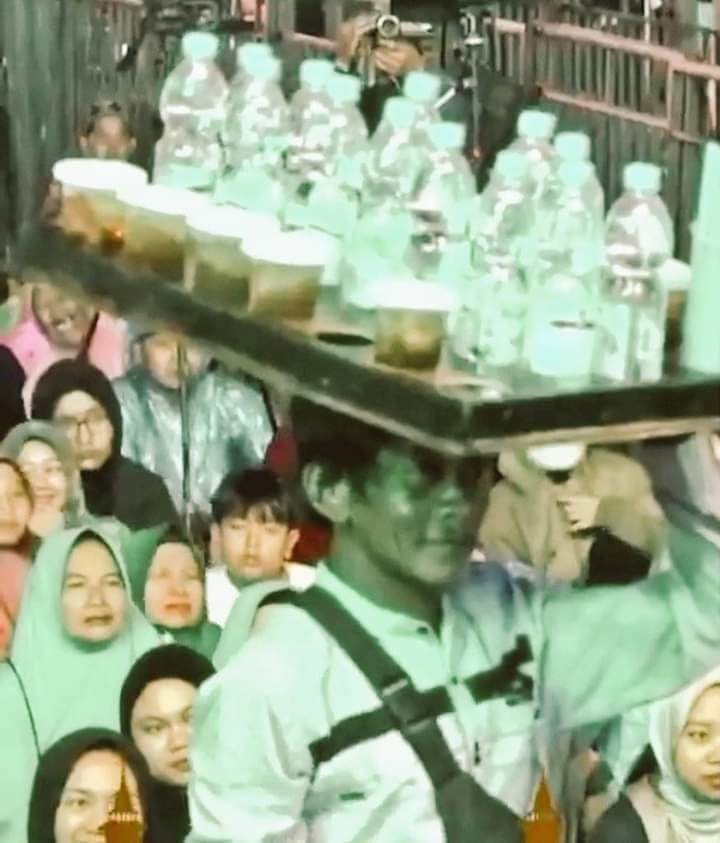 Identitas Pedagang Es Teh yang Diduga Dihina Gus Miftah Terungkap, Netizen Buka Donasi