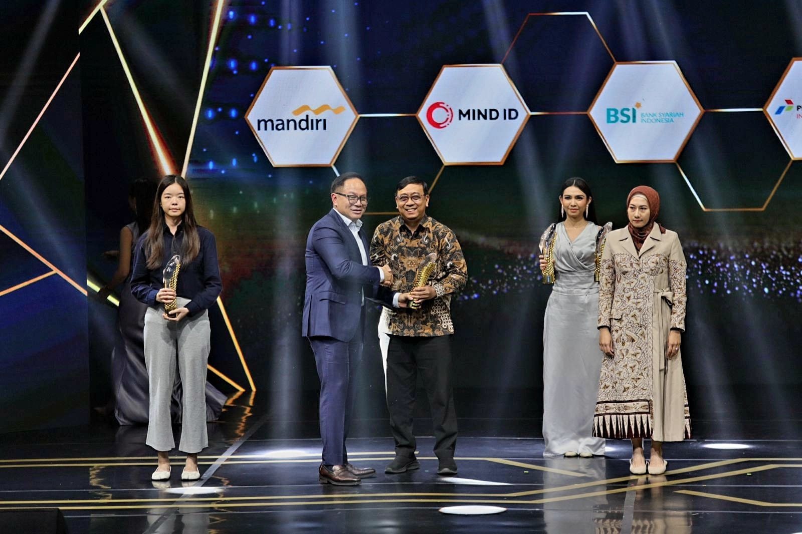 MIND ID Raih Penghargaan BUMN Award, Inisiatif Keberlanjutan Terbaik