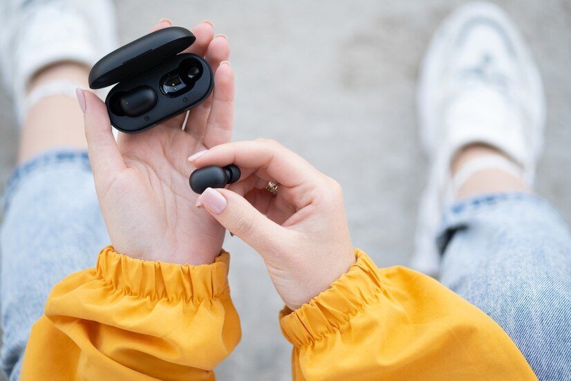8 Alasan Kamu Perlu Pertimbangkan Ulang Membeli Earbud Nirkabel