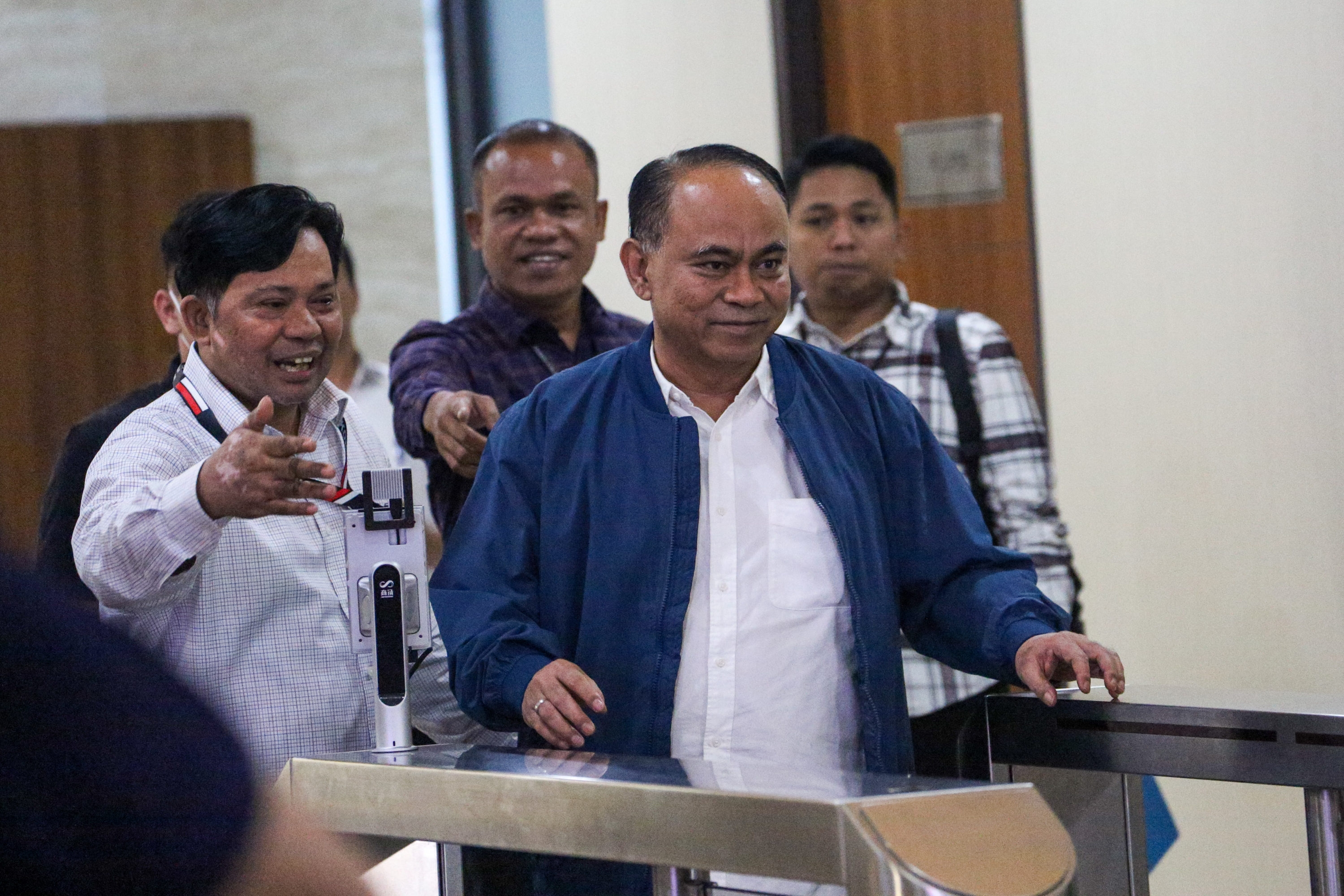 Siapa pun yang Disebut dalam Dakwaan Judol Harus Diproses, Termasuk Budi Arie!