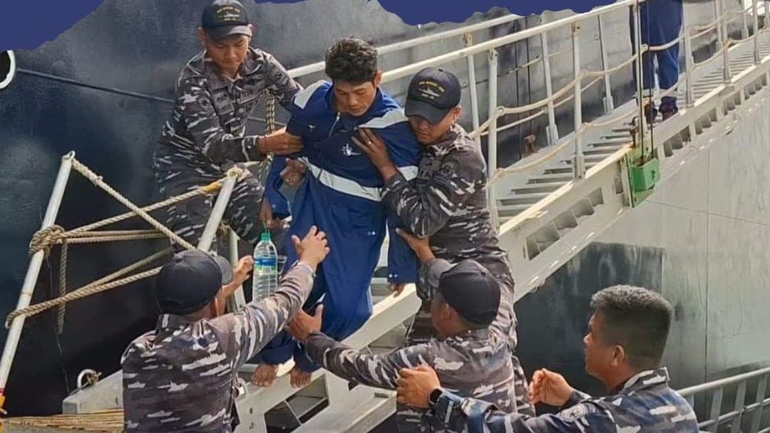 TNI AL Guspurla Koarmada I Berhasil Evakuasi 6 Korban Kecelakaan Laut di Timur Laut Karimun Besar
