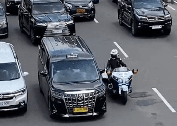 Raffi Ahmad Diduga Gunakan Mobil Lexus Berpelat RI 36, Publik Pertanyakan Kewenangan