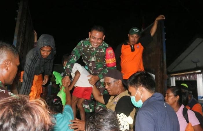 2.959 Orang Dievakuasi Akibat Erupsi Gunung Ibu