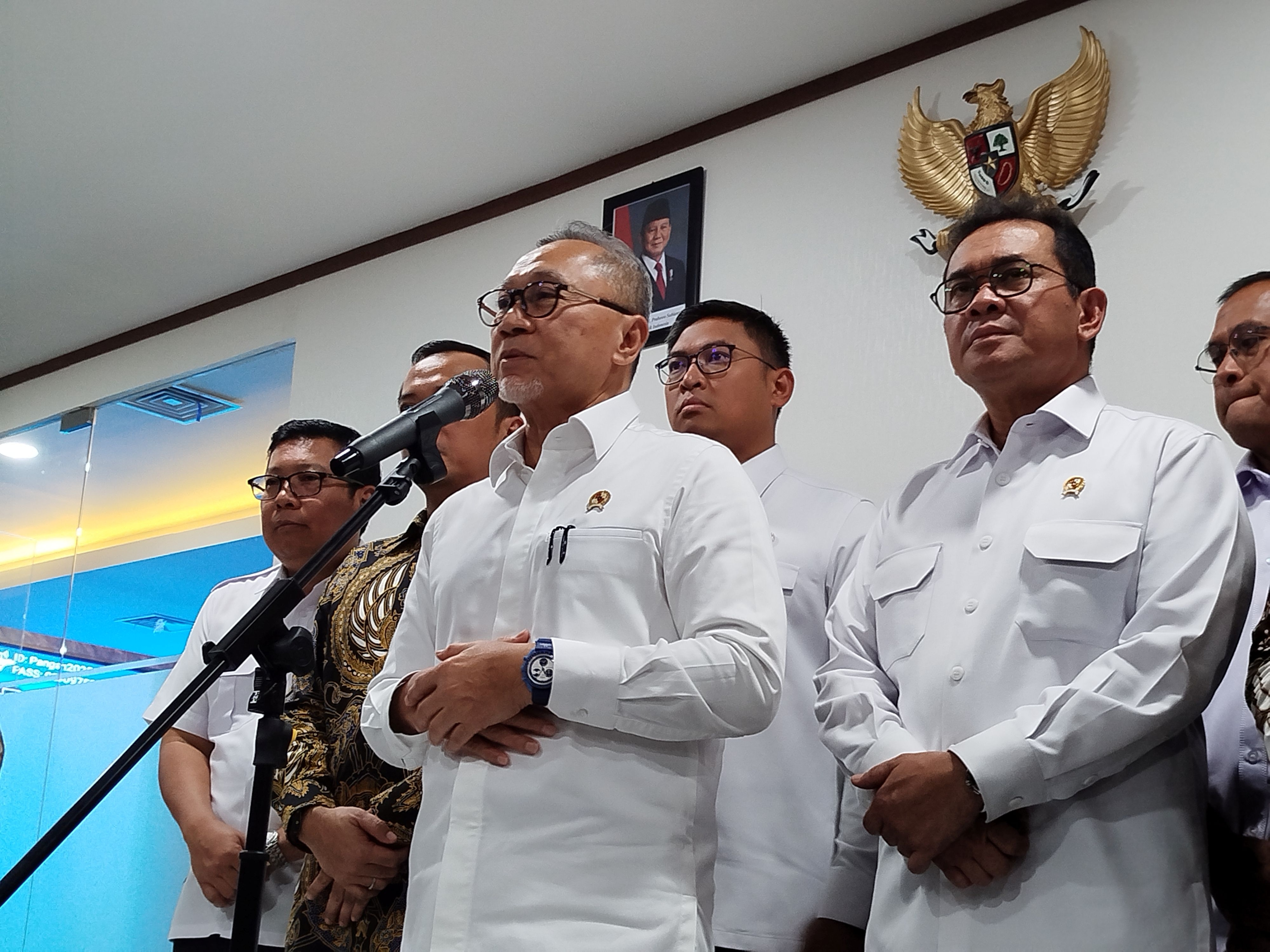 Menko Zulhas Instruksikan Bulog Serap 750 Ribu Ton Beras di Maret 2025
