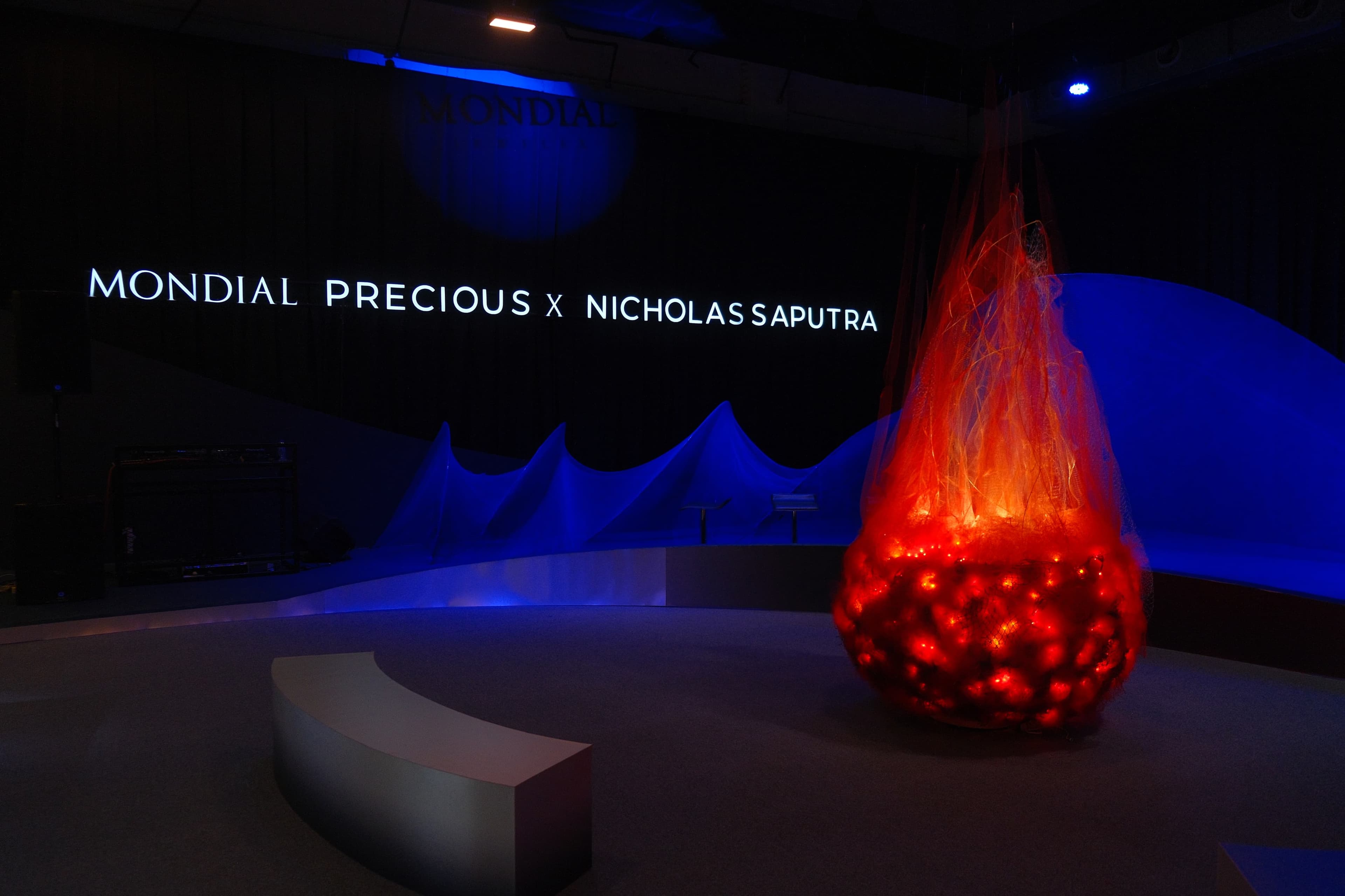 Nicholas Saputra Hadirkan Perhiasan dengan Sentuhan Elemen Api