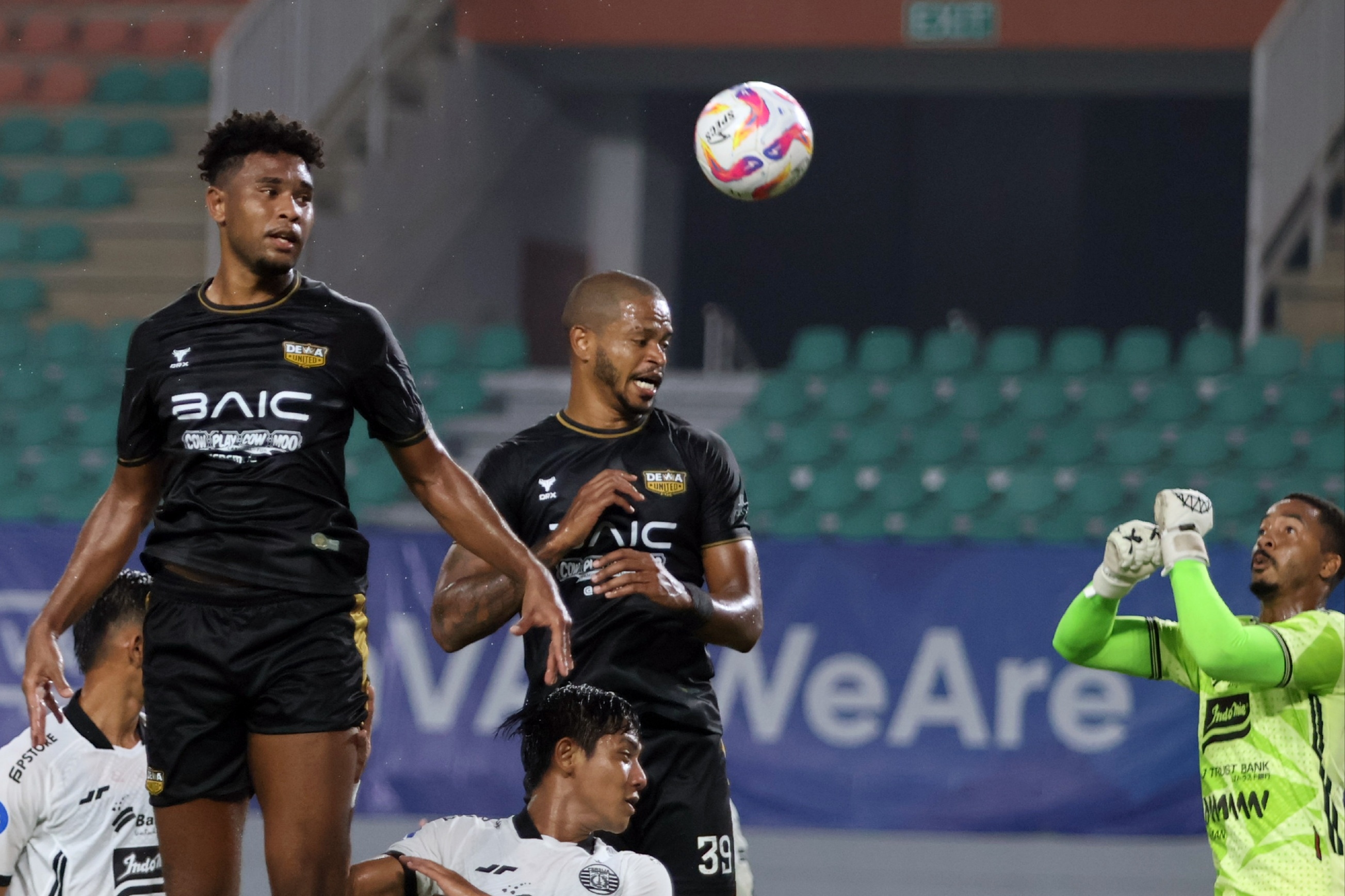 Sudah Jungkalkan Persija, Dewa United Kini Bidik Persib Bandung di Puncak Klasemen