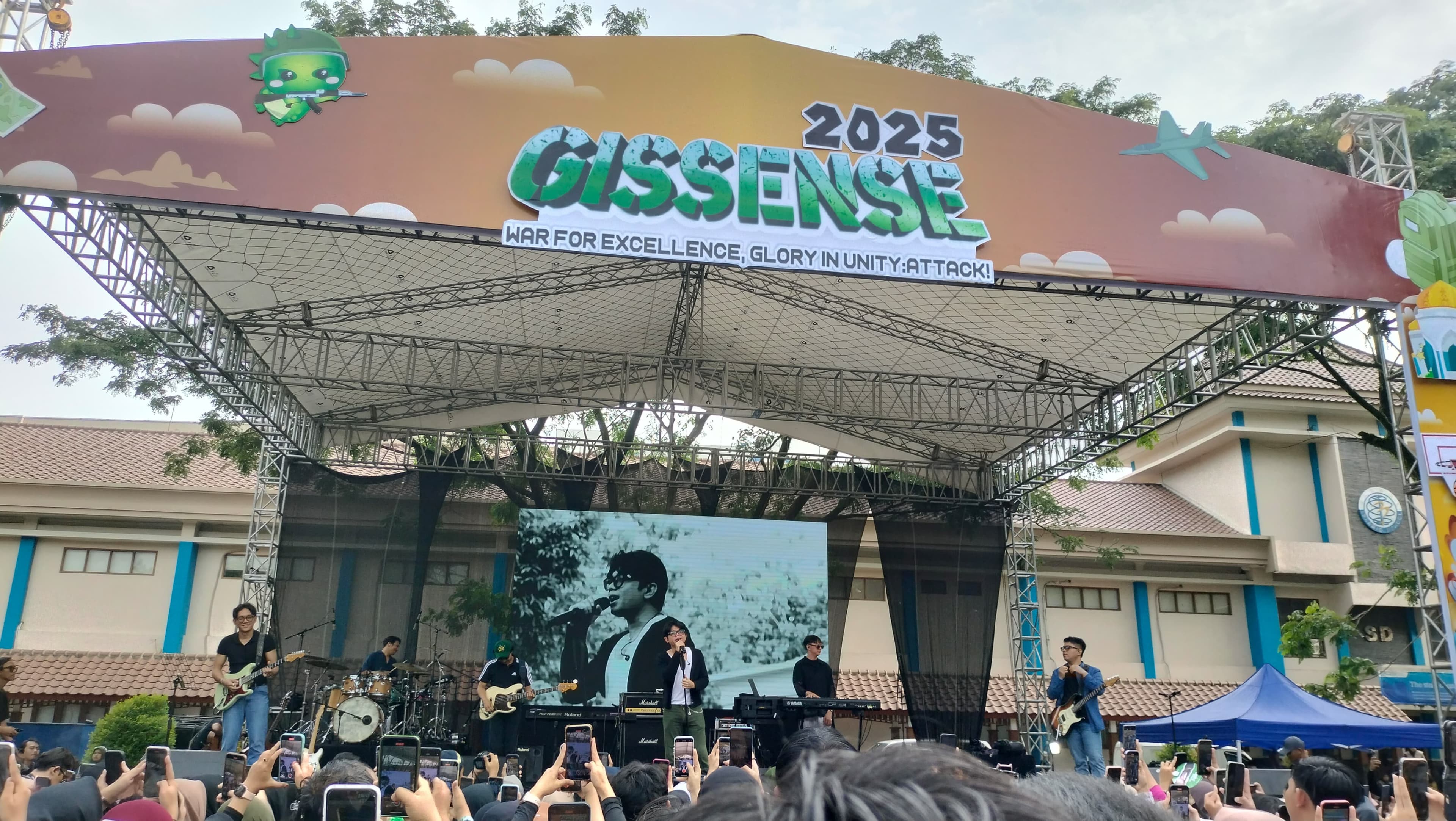 Juicy Luicy Bikin Galau di Closing Ceremony Gissense 2025