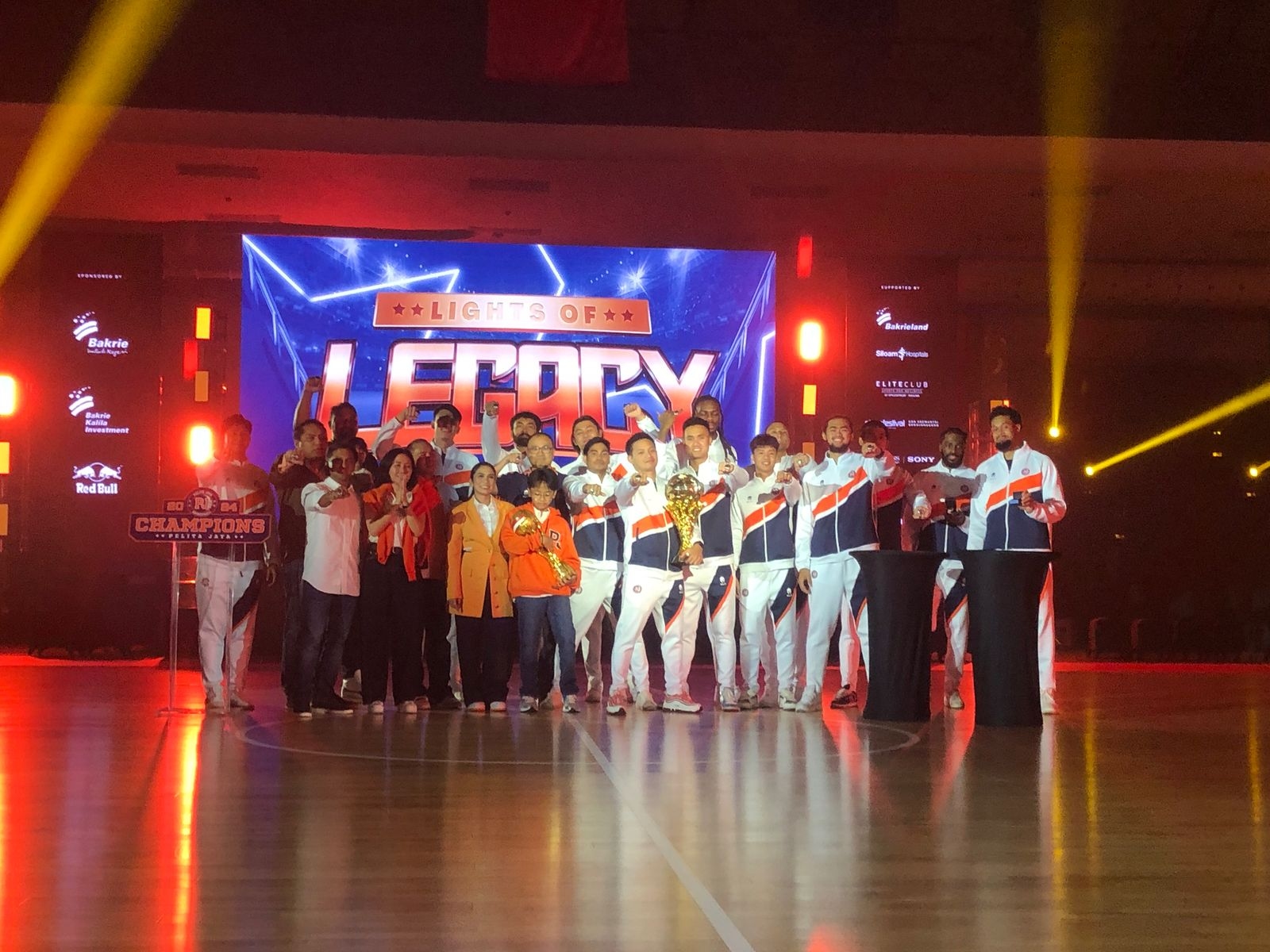 Apresiasi Kerja Keras Pemain Jadi Juara IBL, Manajemen Pelita Jaya Berikan Cincin Bertabur Berlian