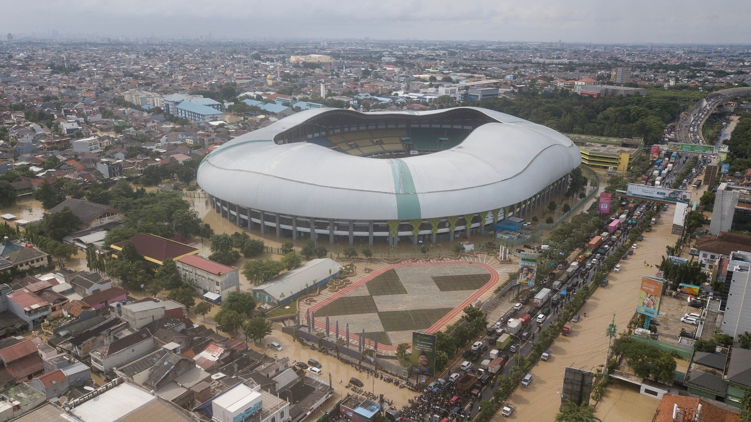 Carlos Pena Sebut Stadion Patriot Tidak Layak untuk Gelar Liga 1, Pilih JIS untuk Persija