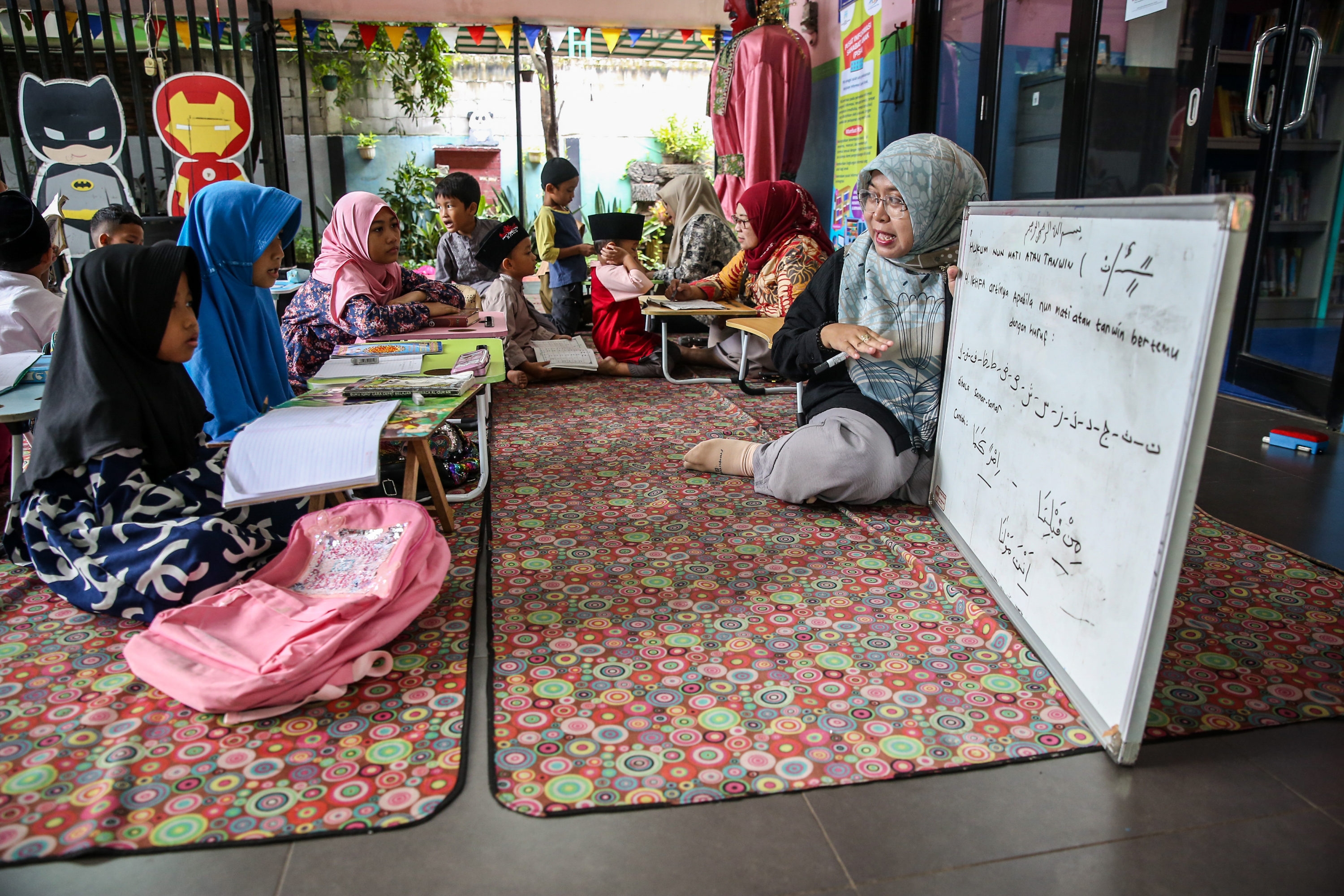 Salah Satu Hukum dalam Nun Sukun dan Tanwin adalah Izhar Halqi, Mengapa Dinamakan Izhar Halqi?