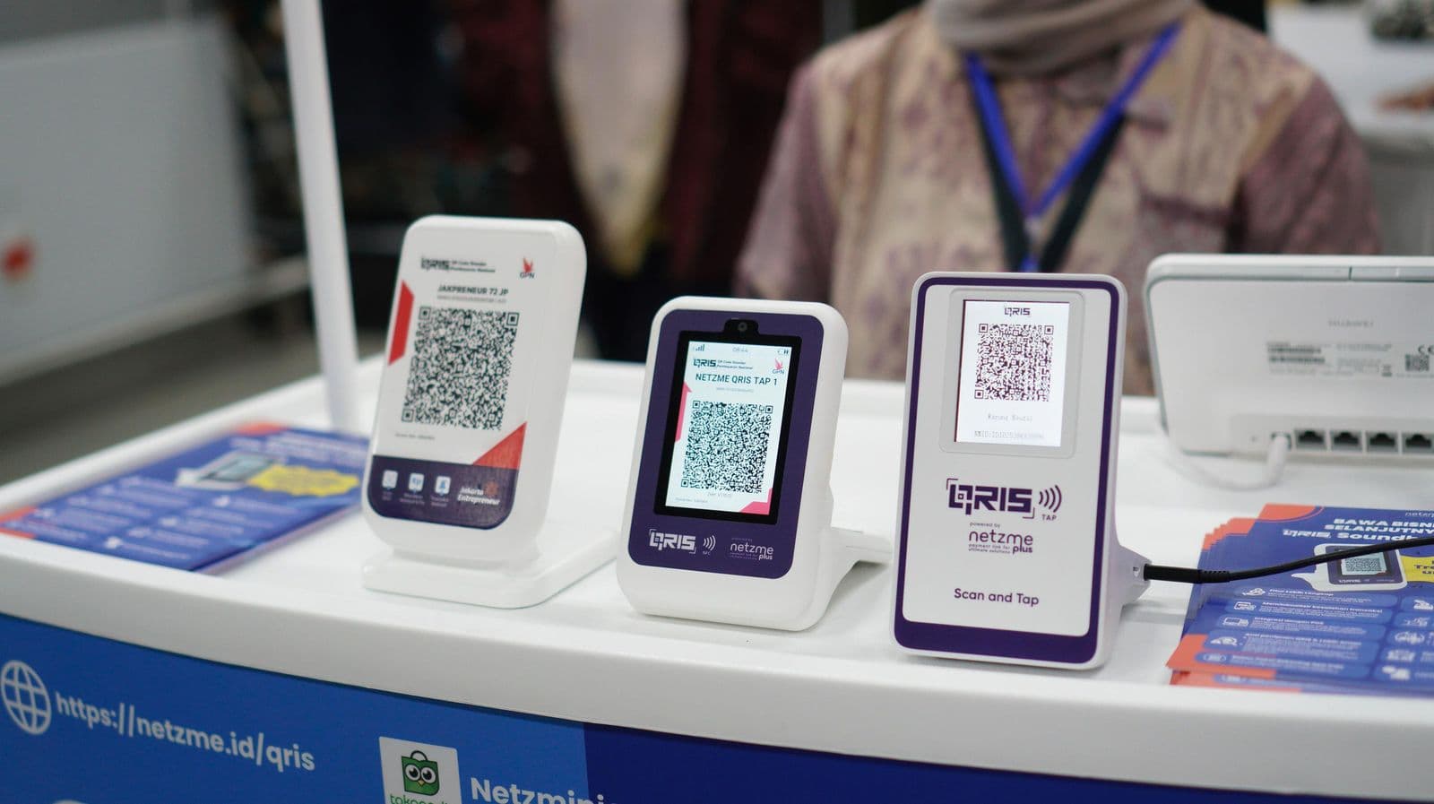 Transaksi Praktis dengan Tap Kartu Debit, Tempel Langsung Terbayar