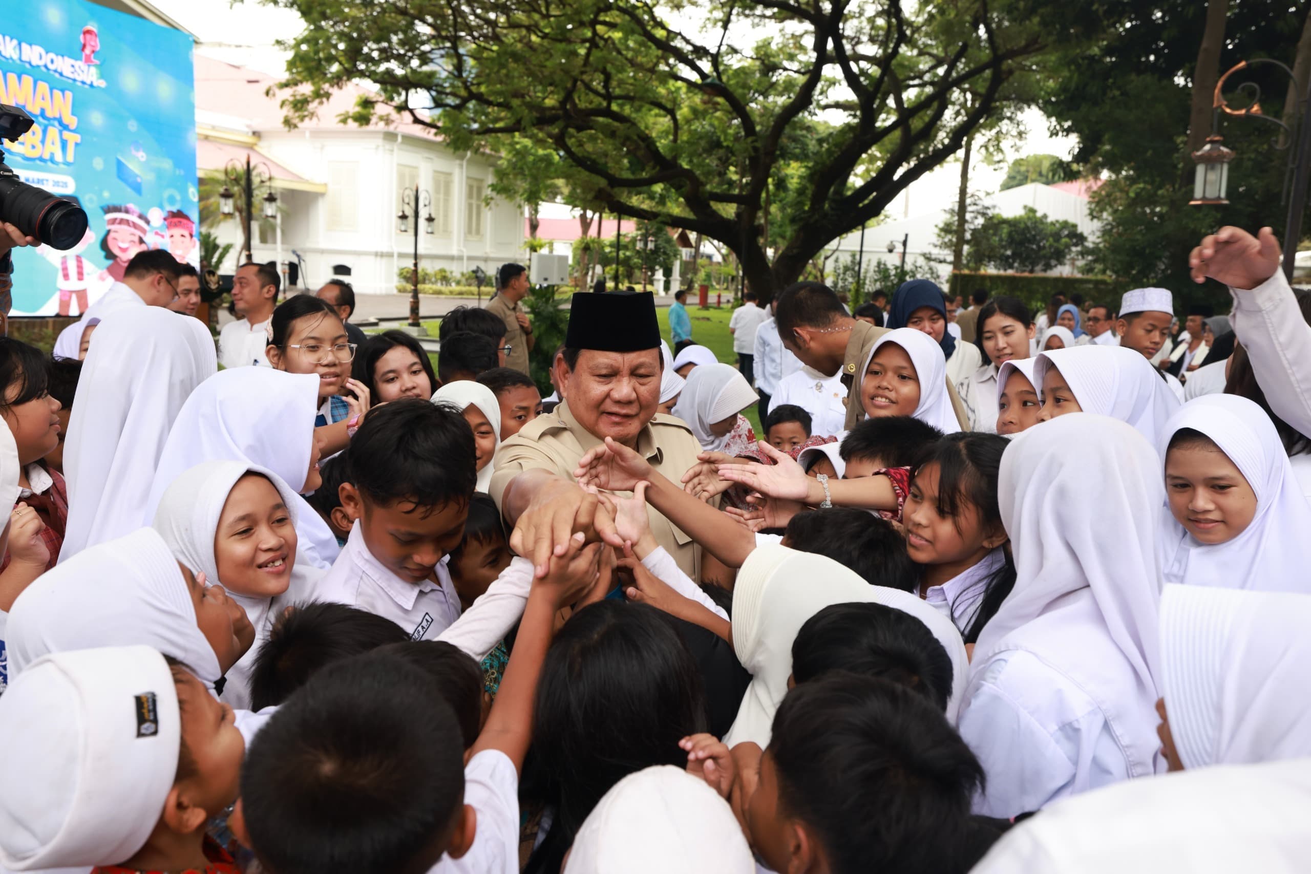 8 Terobosan Besar Prabowo: Misi Mencetak Generasi Emas Indonesia
