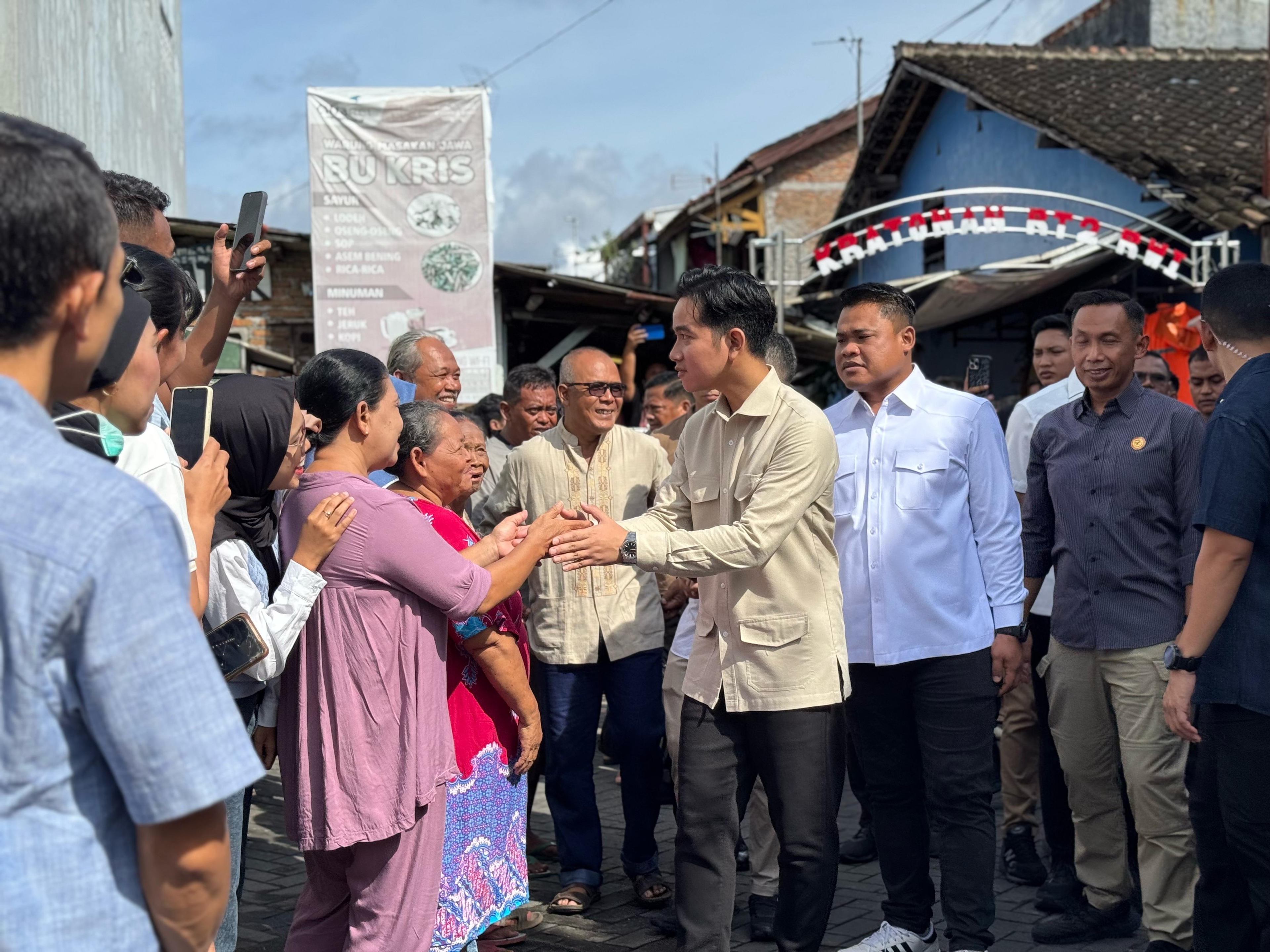 Gibran Sapa Warga Surakarta di Hari Kedua Lebaran, Tampung Keluhan Masyarakat