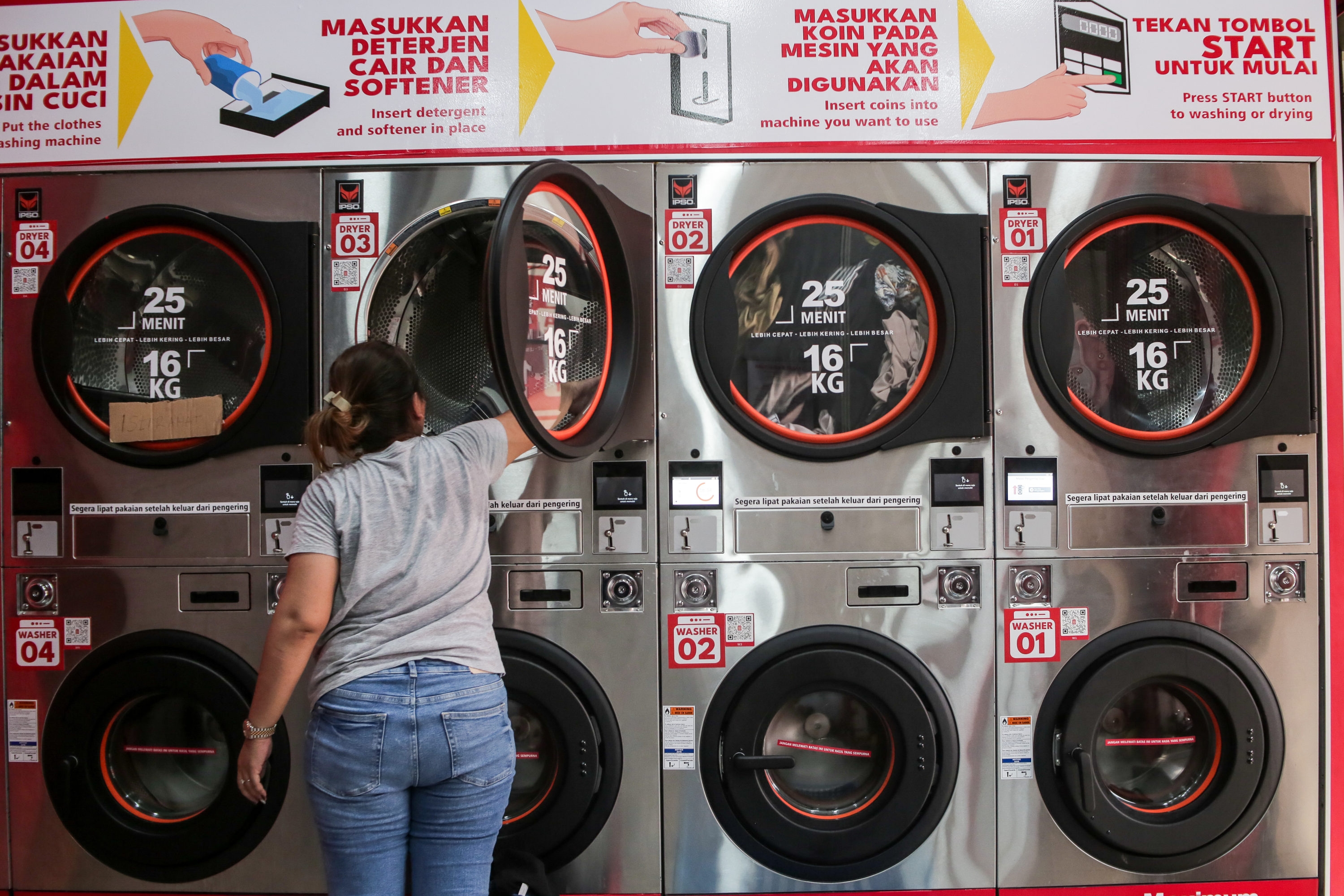 Apa Itu Mesin Cuci Front Loading? Ini Keunggulan, Kekurangan & Cara Kerjanya