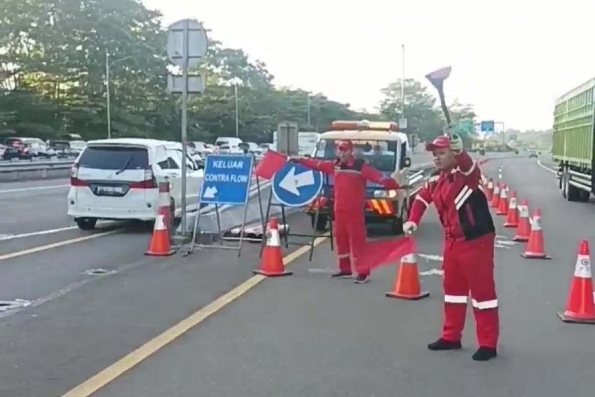 Antisipasi Kemacetan, Jasa Marga Berlakukan Contraflow di Tol Jagorawi Arah Puncak
