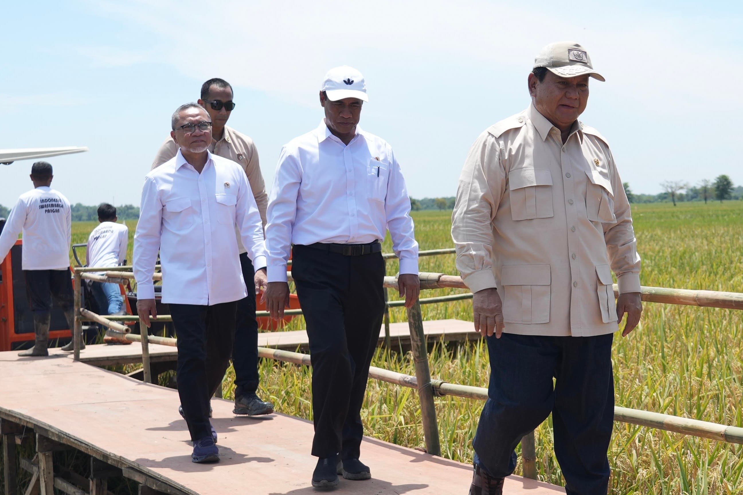 Hadiri Panen Raya di Majalengka, Prabowo Senang Harga Bahan Pokok Terkendali