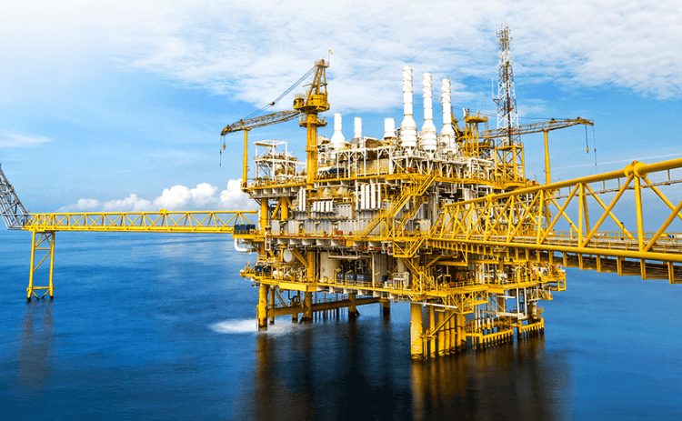 Ekonom Kritik Langkah Pemerintah Alihkan Impor Minyak dari Singapura ke AS