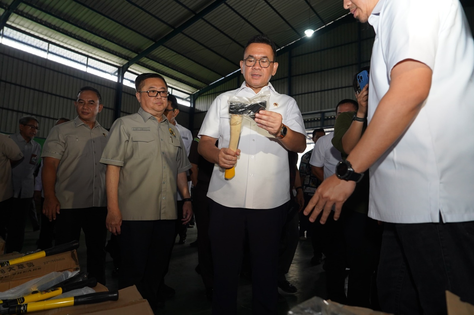 Tegas, Mendag Bakal Cabut Izin Usaha Importir Barang Ilegal