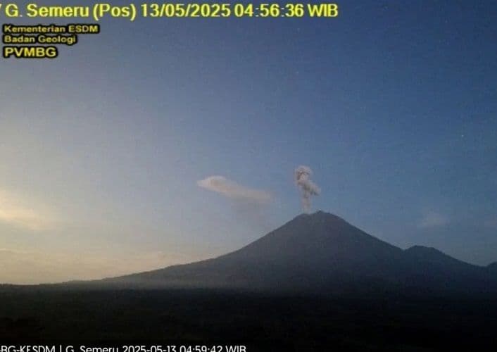 Gunung Semeru Erupsi Empat Kali di Akhir Pekan