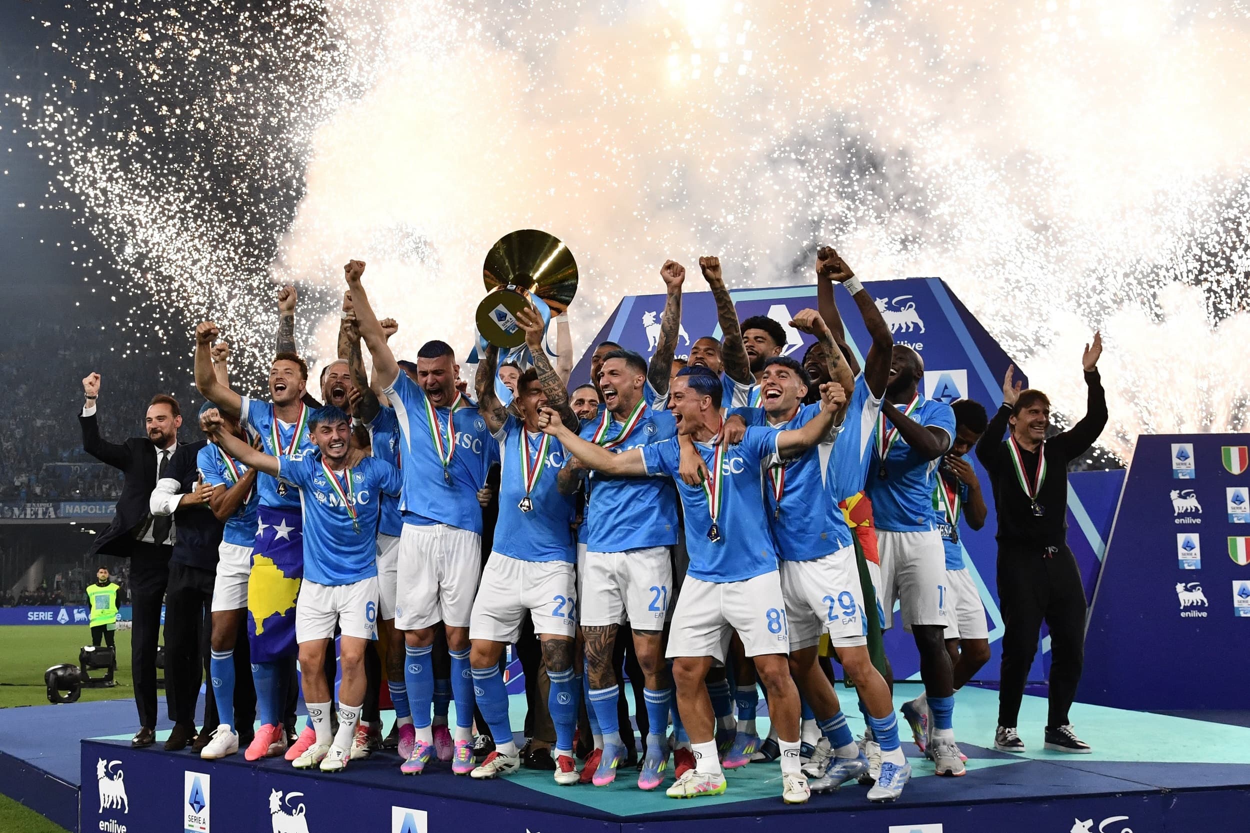 Tangan Dingin Antonio Conte Bawa Napoli Rebut Scudetto, Patahkan Kutukan Masa Surut Panjang