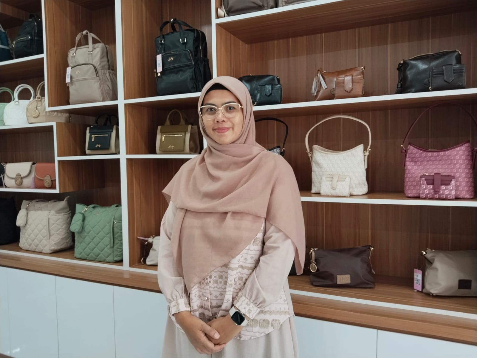 Kisah Inspiratif Pemilik Produk Tas Lokal 'Hody', Berbisnis Sambil Memberdayakan Perempuan