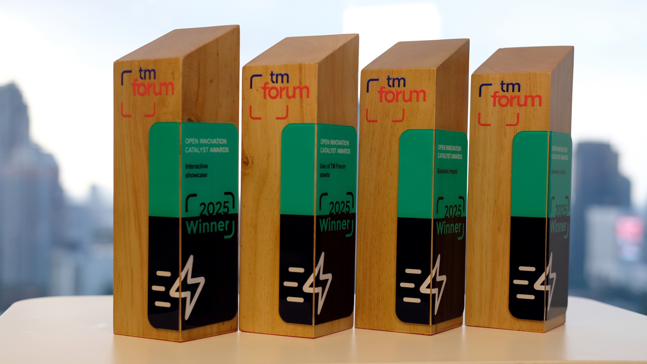 Telkomsel Raih Empat Penghargaan Internasional Outstanding Catalyst di TM Forum's Innovation Awards 2025 atas Kolaborasi AI Berskala Global