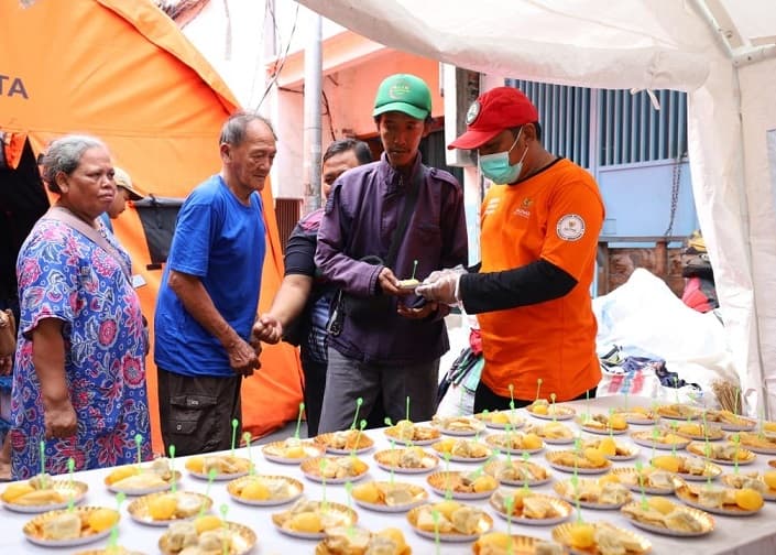 Baznas Distribusikan 3.500 Porsi Makanan untuk Korban Kebakaran di Tambora