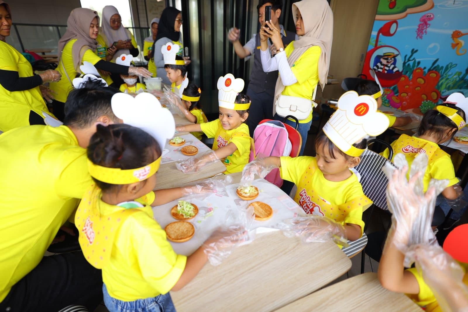 Dapur Kecil, Cita-Cita Besar: Anak-anak Dadap Indah Masak Bareng Kak Rara PIK2
