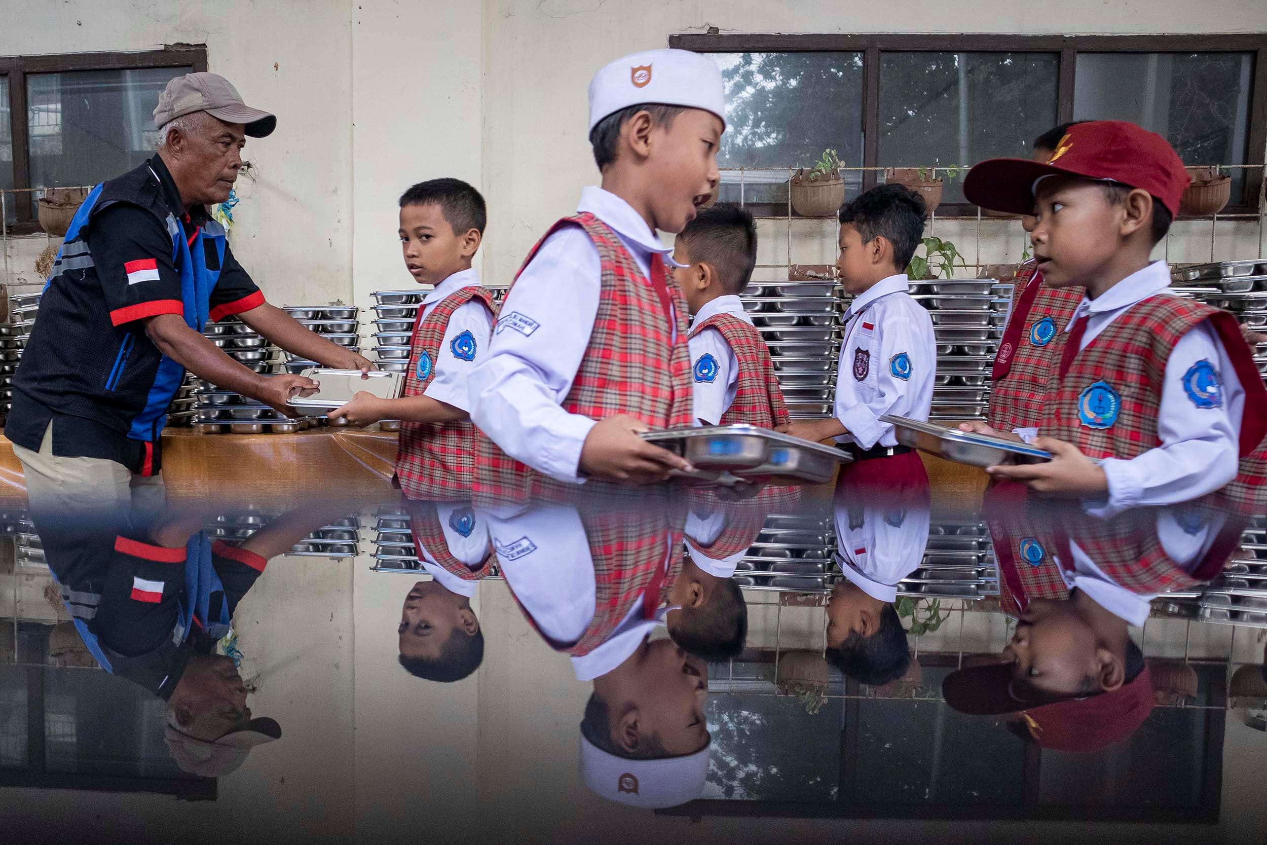 Dampak Ekonomi Program MBG: Serap 94 RIbu Tenaga Kerja