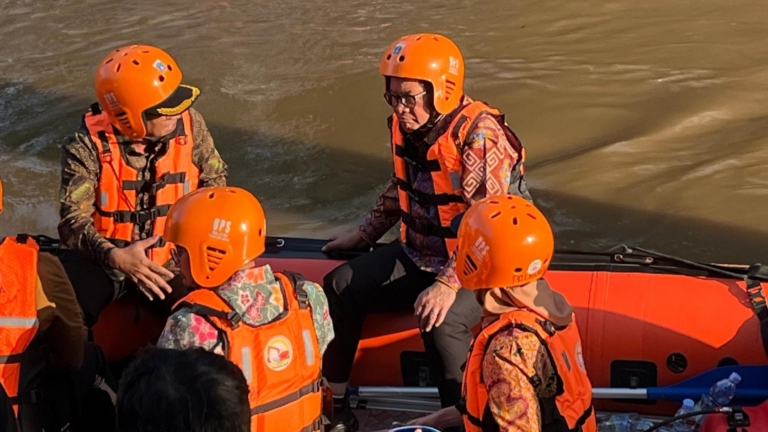 Pramono Susuri Ciliwung Demi Jakarta Bebas Banjir dan Lebih Colorful