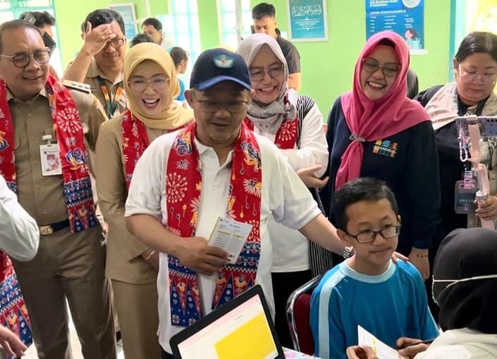 Mendikdasmen Tinjau Program Cek Kesehatan Gratis di SDN Cideng 02, Wujudkan Budaya Sehat Sejak Dini pada Anak