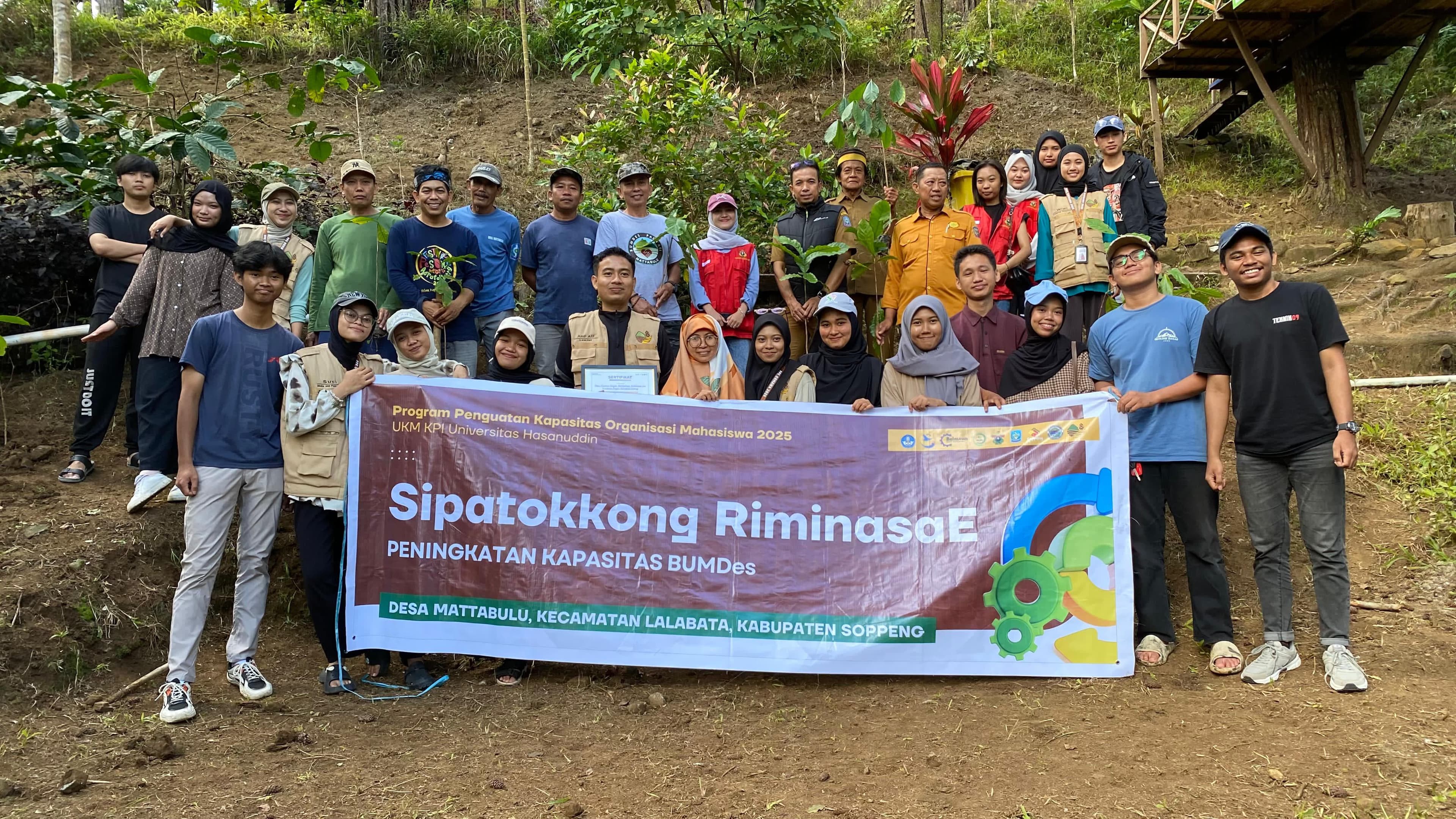 UKM KPI Unhas Adakan Program Sipatokkong Ri MinasaE: Pelatihan dan Tanam Kopi Baru Dongkrak Ekonomi Desa