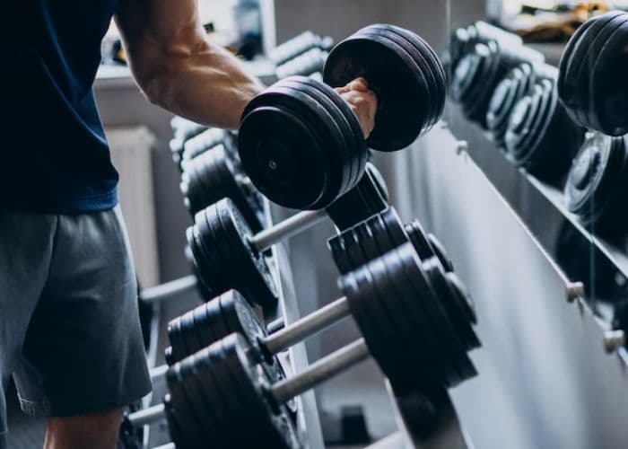Timothy Ronald Sebut Ngegym Aktivitas Otak Kosong, Apa Sebenarnya Manfaat Olahraga untuk Kecerdasan?