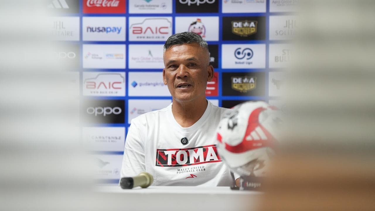 Malut United Rebut 3 Poin di Kandang Dewa United, Hendri Susilo Sebut Musim Masih Panjang