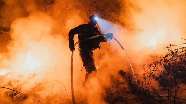 Kebakaran Hutan Spanyol 2025: Ribuan Warga Dievakuasi, Korban Jiwa Terus Bertambah