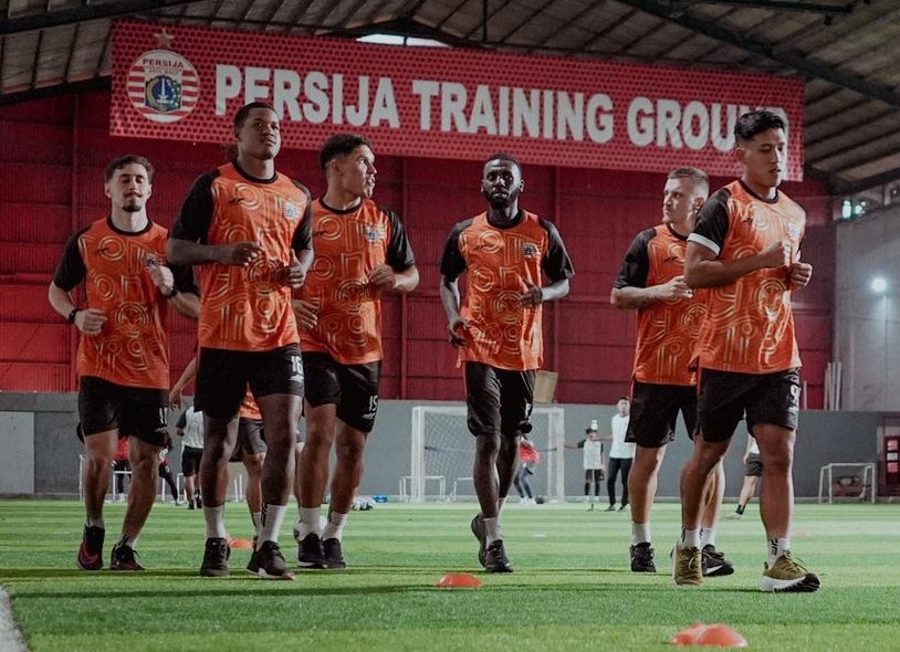 Hujan Petir Bikin Persiapan Persija Jakarta Jelang Lawan Malut United 'Terganggu'