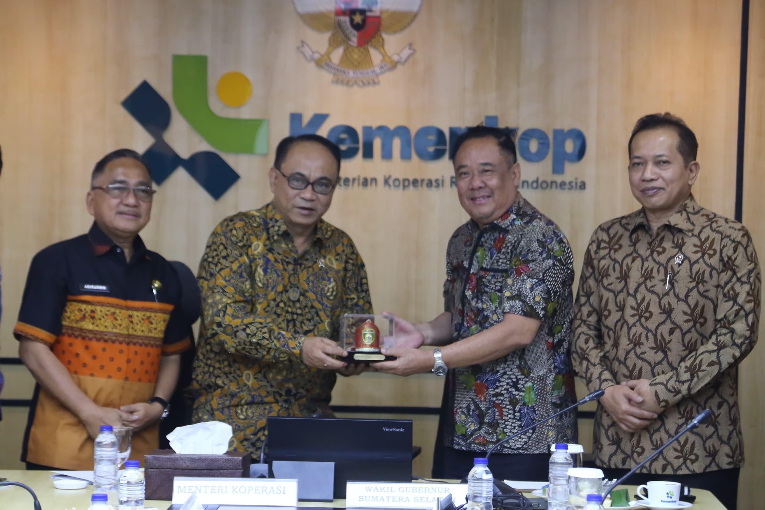 Cik Ujang Pastikan Semua Desa dan Kelurahan di Sumsel Sudah Bentuk Kopdes Merah Putih