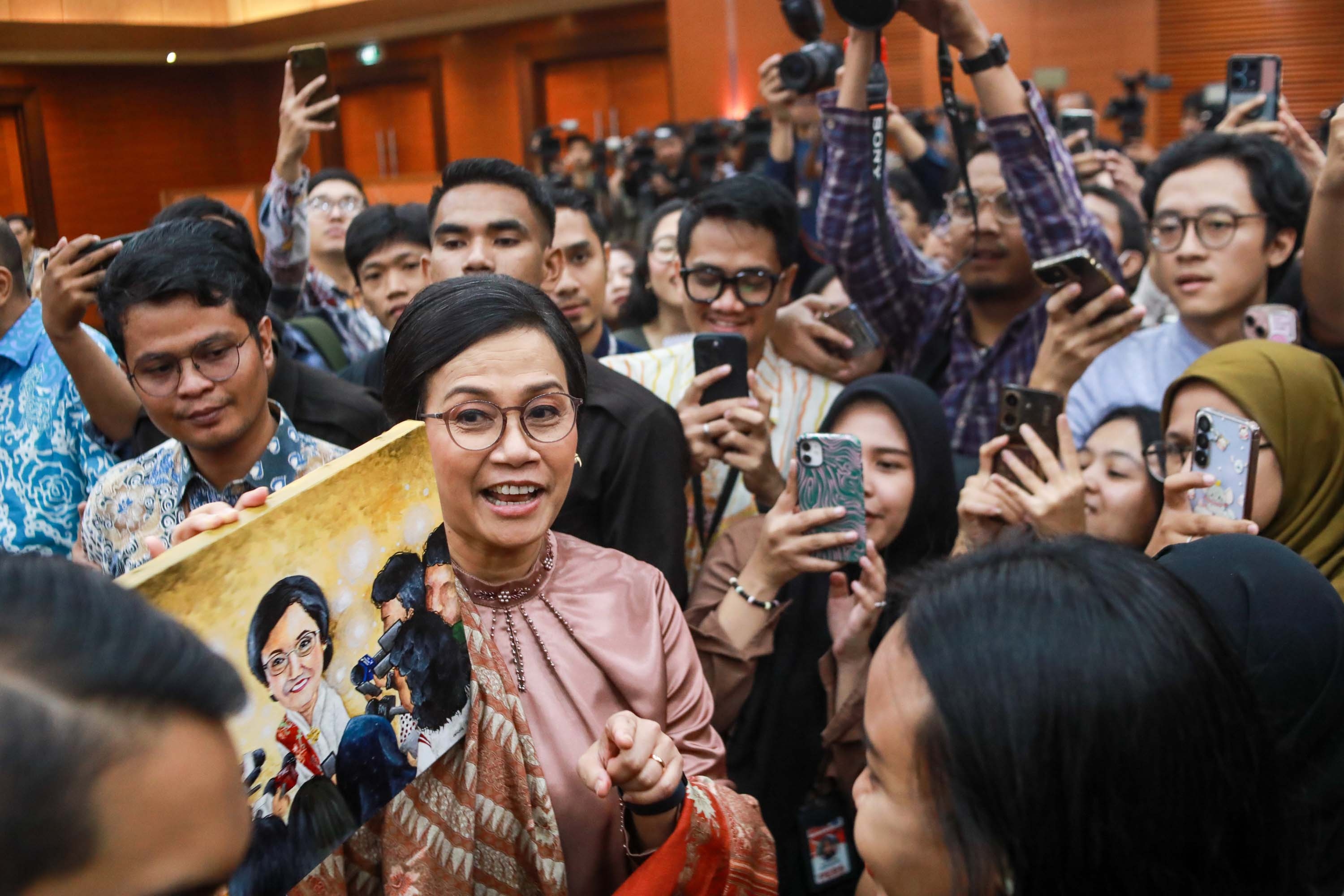 Pasca Reshuffle Kabinet, 23,7 Ribu Netizen Bahas Pergantian Sri Mulyani