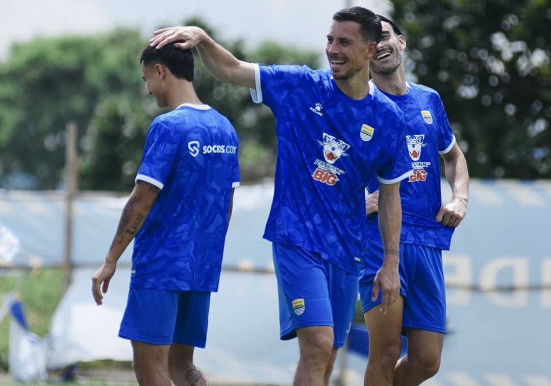 Thom Haye dan Eliano Reijnders Terkesan dengan Latihan Perdana Bersama Persib Bandung