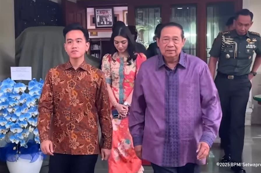 Gibran Sambangi SBY, Menepikan Isu Pemakzulan dan Jaga Arah Politik