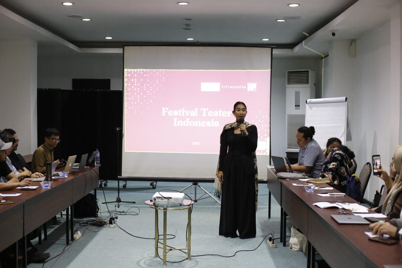 Panggilan Terbuka Festival Teater Indonesia, Pertemuan Raya Teater di Empat Kota
