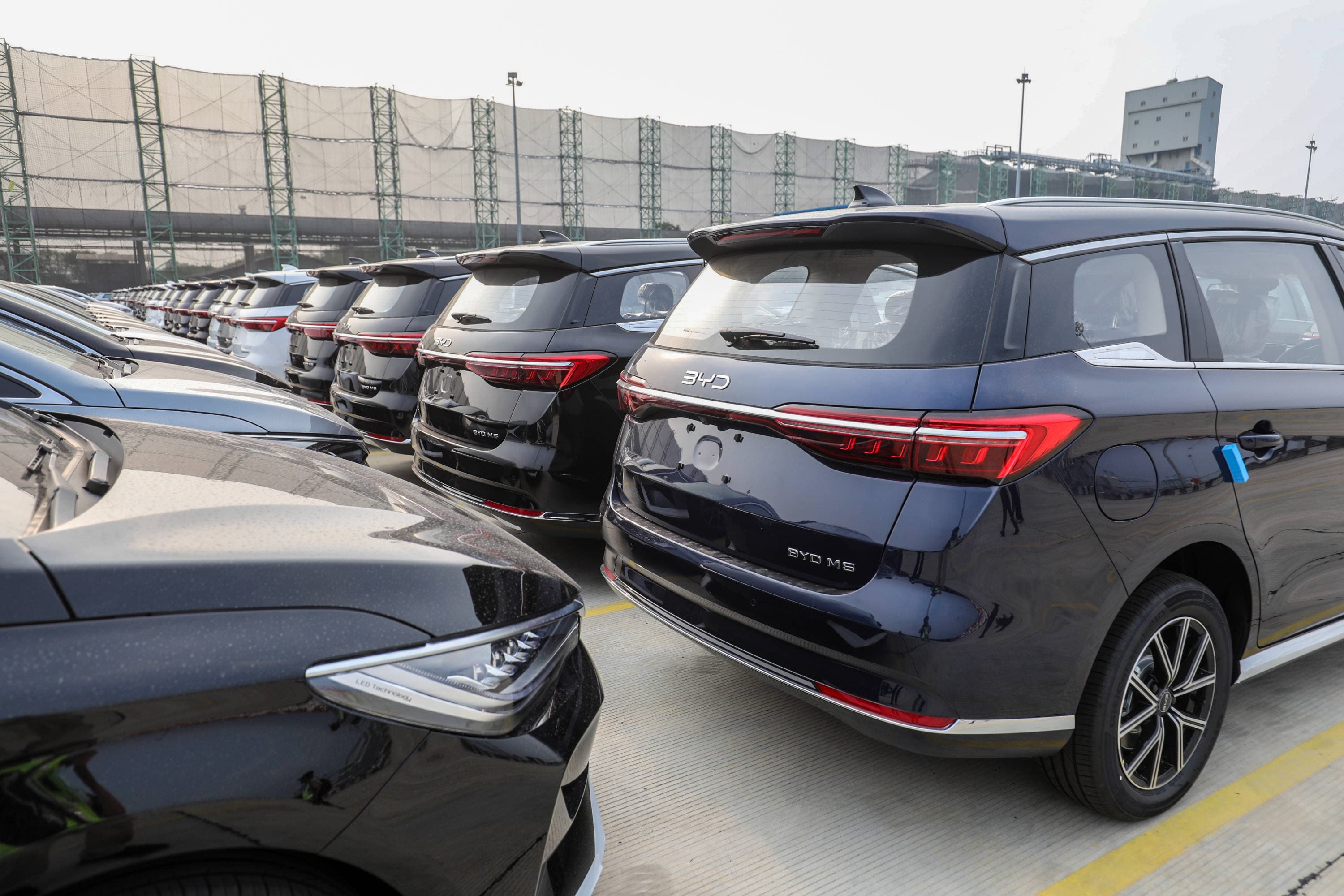 Hukum Menunggak Pajak Kendaraan Bermotor karena Pajak Dikorupsi Pejabat