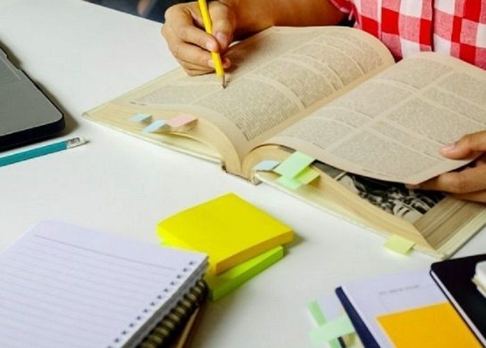 Memahami Teks Eksposisi: Pengertian, Ciri-ciri dan Contoh yang Perlu Anda Ketahui