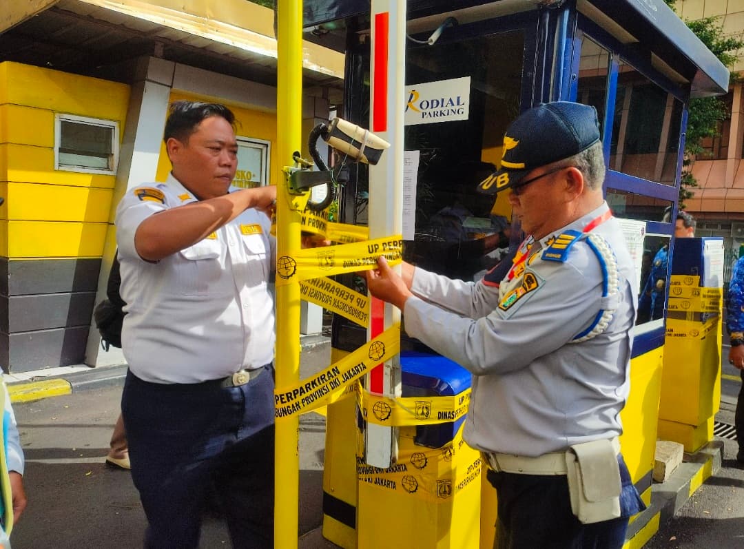 DPRD Jakarta Segel 4 Lokasi Parkir Ilegal, Operator Nakal Kena Semprit